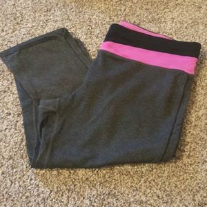 🤯 2 for$15 Capri athletic pants